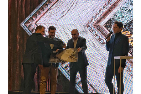 Slavné obrazy v podání Sellier & Bellot. Vlašimská munička v pražské galerii pokřtila jedinečný firemní kalendář