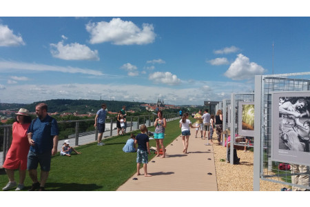 Setkání s novináři na střeše Národního zemědělského muzea