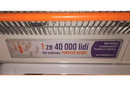 Zaznamenali jste v metru bannery o Pompeho nemoci?