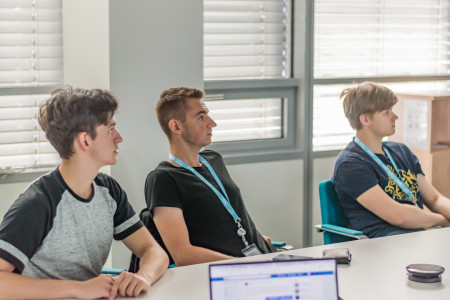 Tieto umožňuje zájemcům o IT získávat zkušenosti už na střední škole