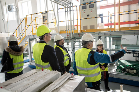 Kanadská velvyslankyně podpořila projekt recyklace odkaliště Chvaletice-Trnávka