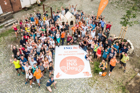Spojení zábavy a dobrého skutku? ING Bank při celofiremním teambuildingu dokázala, že to jde
