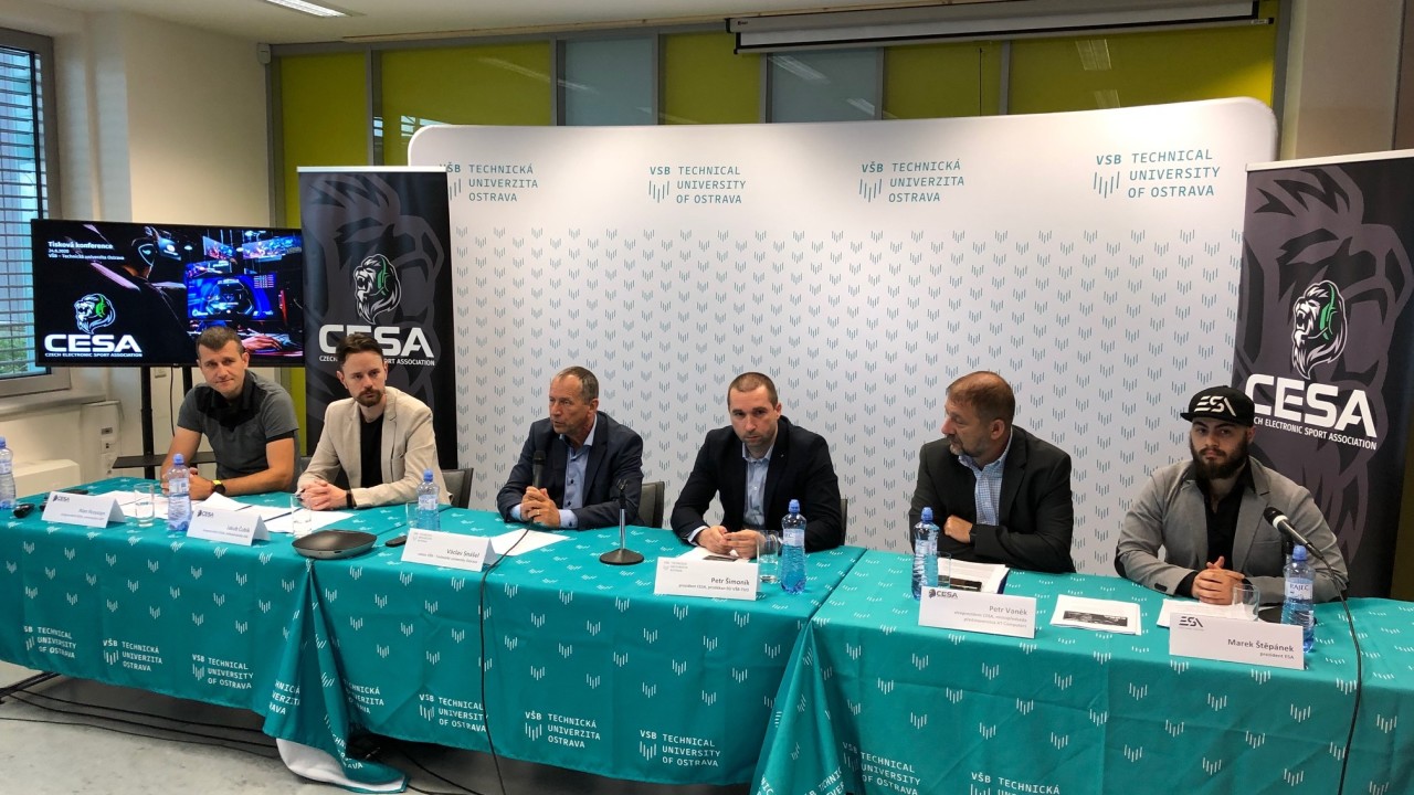 On-line i off-line tisková konference pro Czech Electronic Sport Association