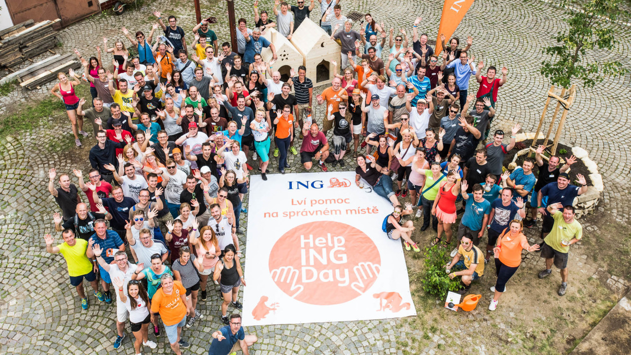 Spojení zábavy a dobrého skutku? ING Bank při celofiremním teambuildingu dokázala, že to jde